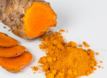 Premium Indian turmeric and cashew nuts