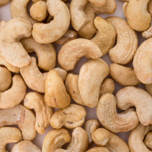 A Buyer’s Guide to Premium Indian Turmeric and Cashew Nuts: Qualities, Types, and How to Identify the Best